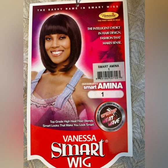 AMINA|1 JETBLACK|Sleek Black Bob Wig - Picture 11 of 12